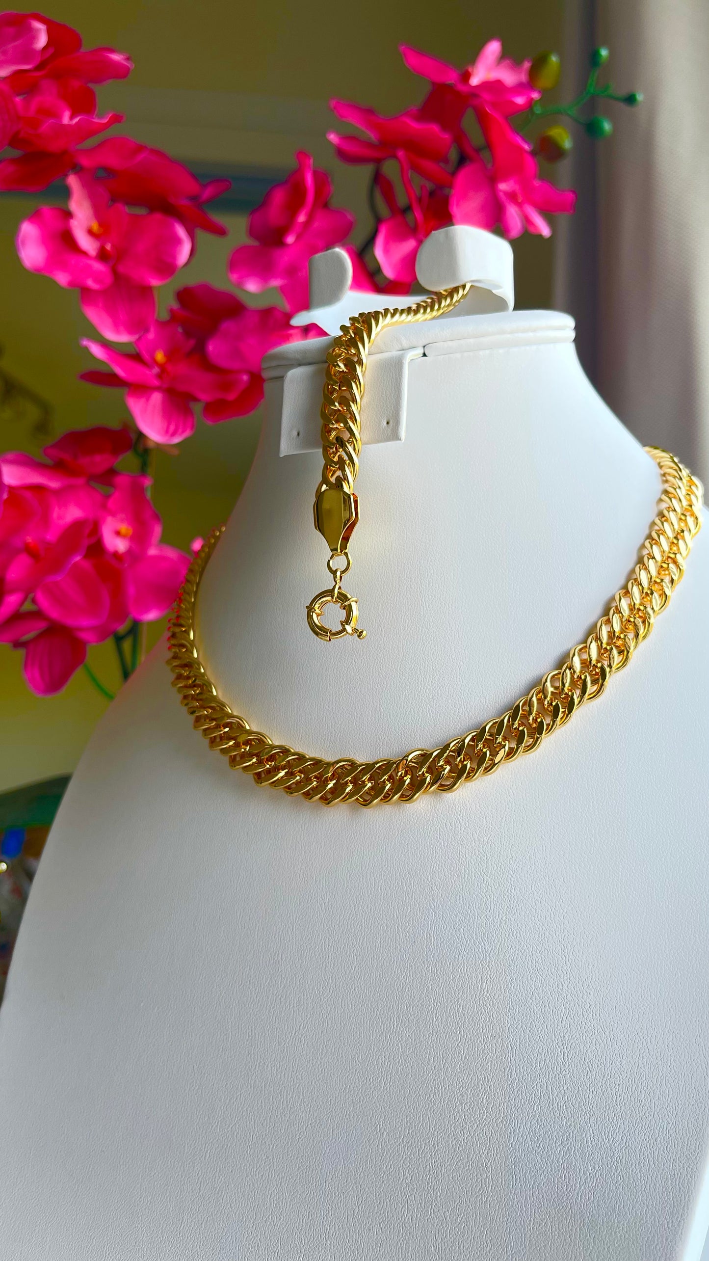 Chain Set Necklace