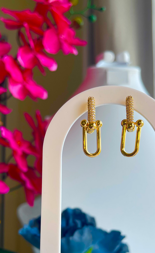 U Chain Long Earring
