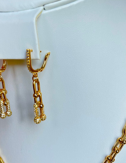 U Chain Stud Earrings