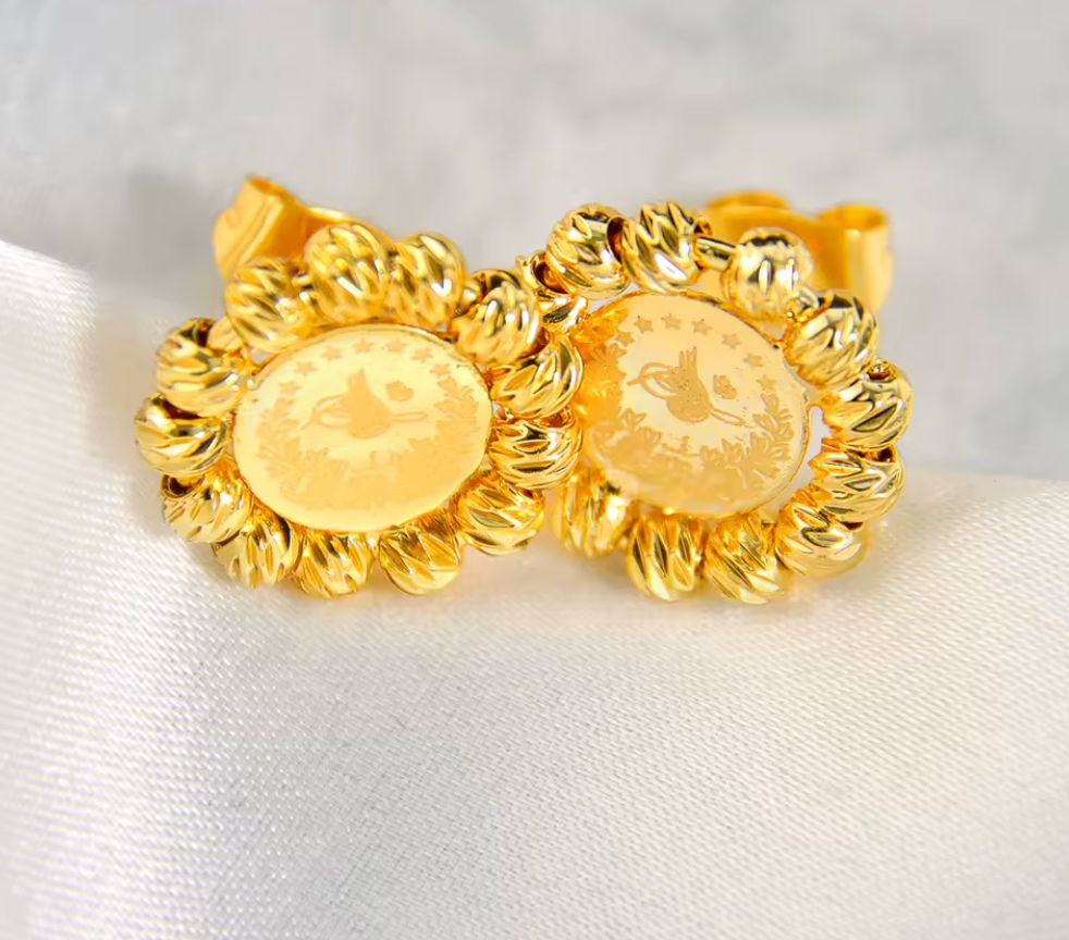 Lira Studs