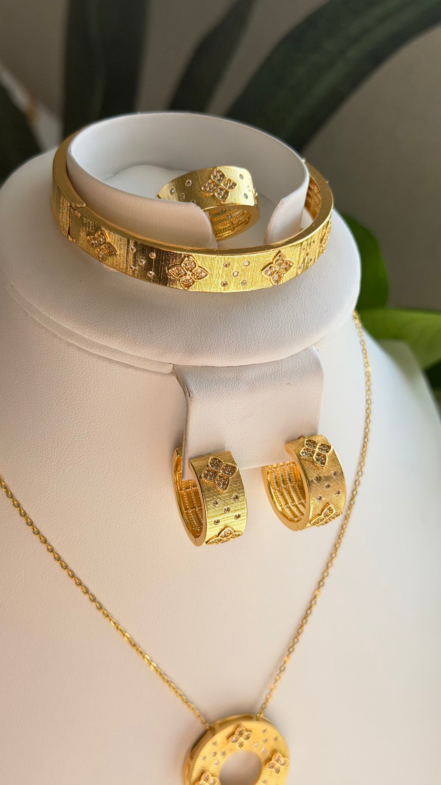 Elegant Trendy 18k Gold-Plated Jewelry Set