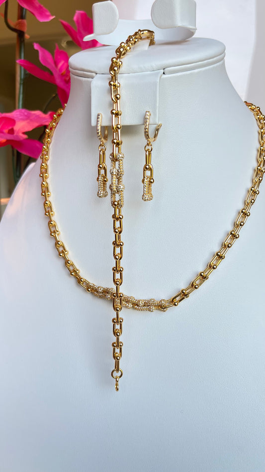 U Chain Zircon Set