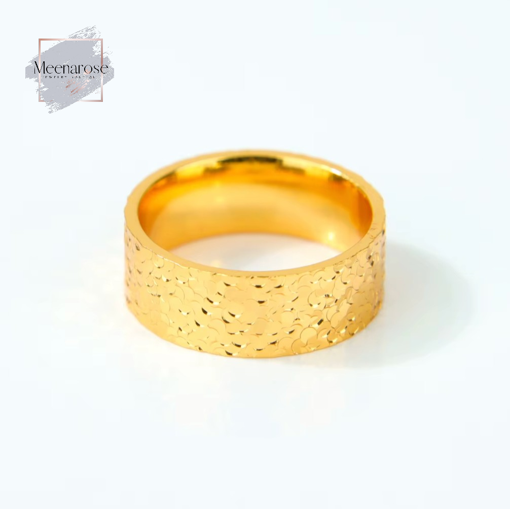 Stuning Band Ring