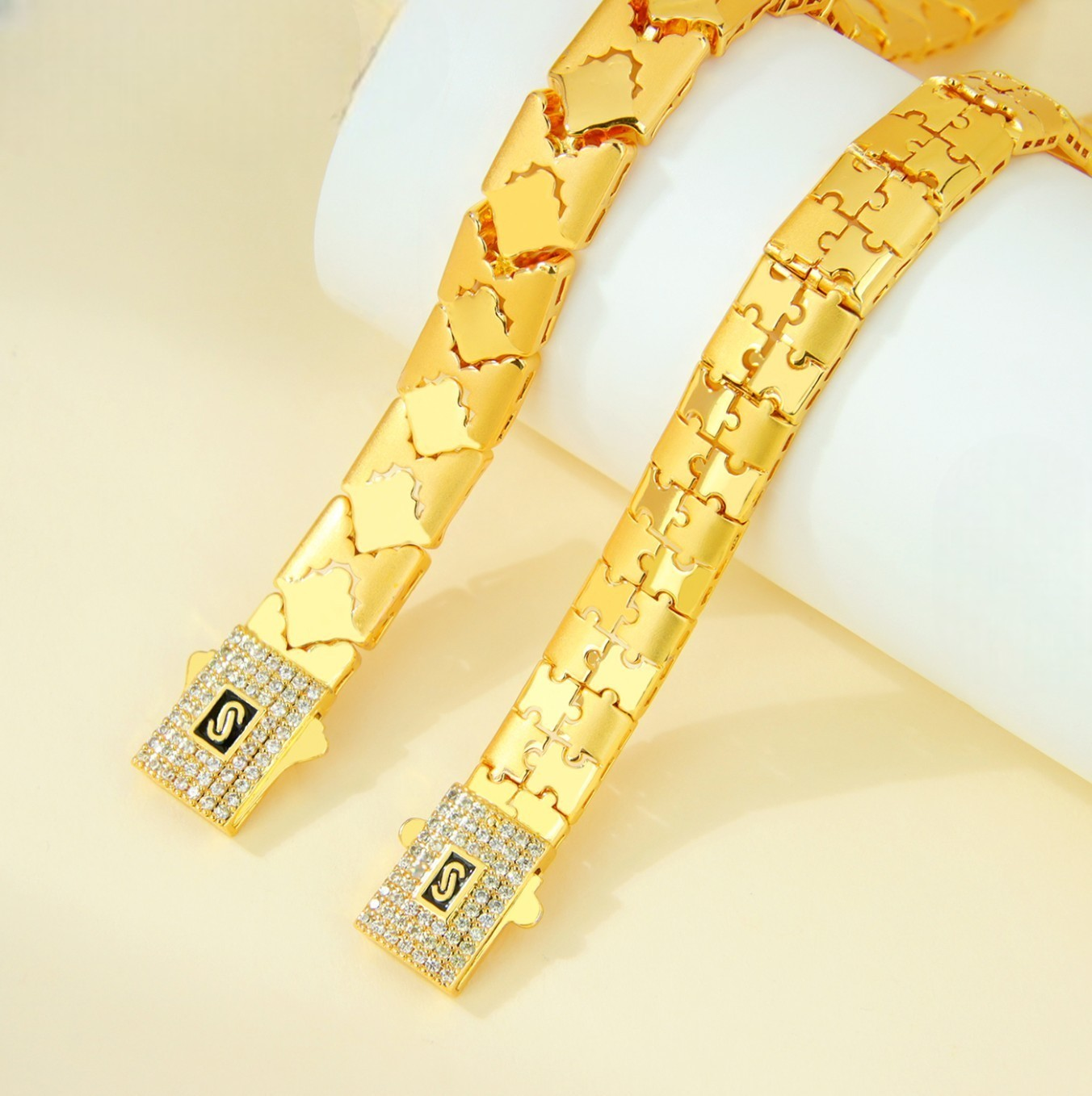 Puzzle Calw Lock Bracelet