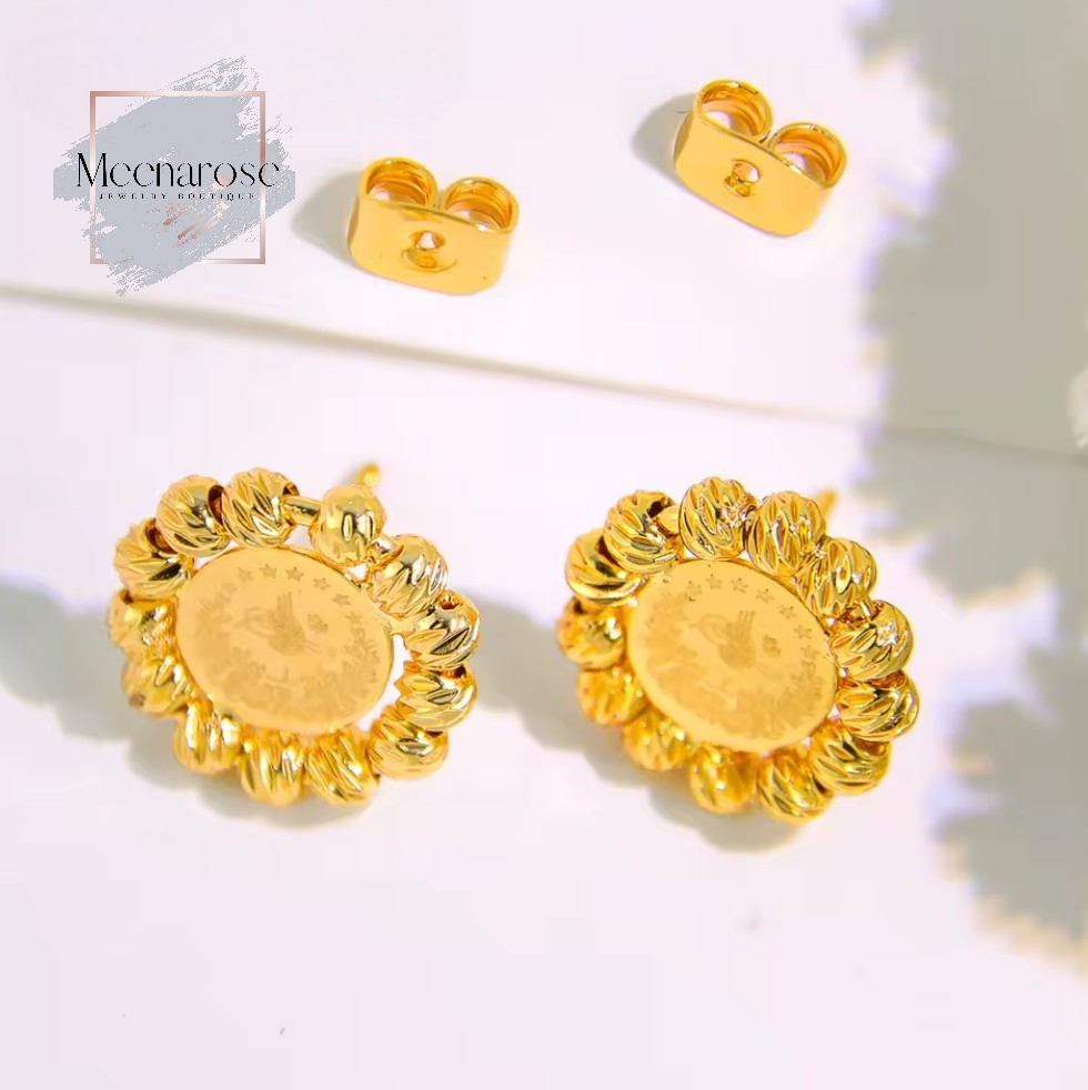 Lira Studs